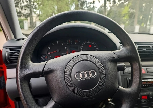 Audi A4 cena 12900 przebieg: 125000, rok produkcji 2000 z Biecz małe 596